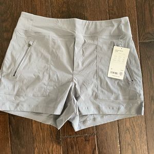 NWT Athleta Trekkie North Short